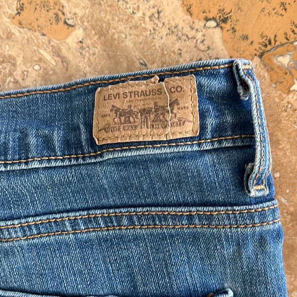 Levi’s 512 Perfectly Slimming Bermuda Denim Shorts - Picture 7 of 11